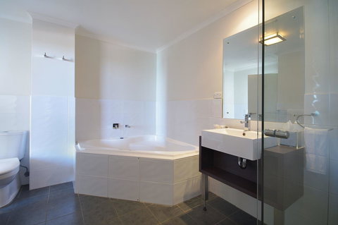 Macquarie Waters Boutique Apartment Hotel - Accommodation Gold Coast 28