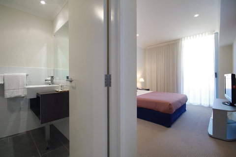 Macquarie Waters Boutique Apartment Hotel - Accommodation Gold Coast 22