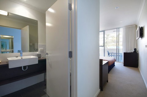 Macquarie Waters Boutique Apartment Hotel - Accommodation Gold Coast 24