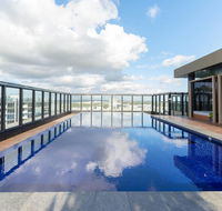 Japanese Style waterfront apt wt rooftop pool - Gold Coast 4U