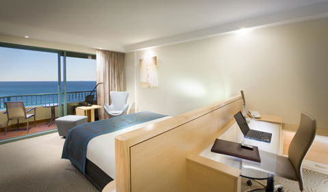 Crowne Plaza Sydney Coogee Beach, An IHG Hotel - 1 Gold Coast 13