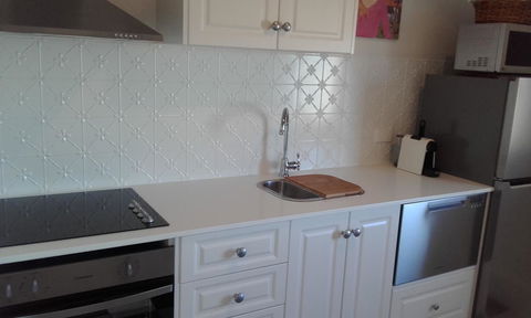 182 Anson Street - 1 Gold Coast 8