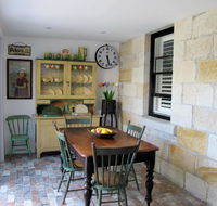 Apple Tree Cottage - Gold Coast 4U