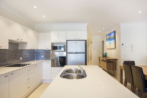 Beachfront 2 - Gold Coast 4U 10
