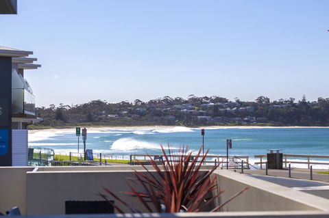 Beachfront 2 - Gold Coast 4U 6