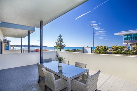 Beachfront 2 - Gold Coast 4U 0