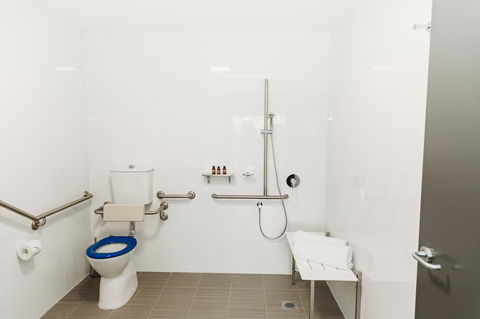 Coniston Hotel Wollongong - Gold Coast 4U 26