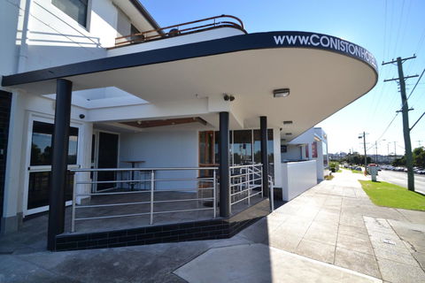Coniston Hotel Wollongong - Gold Coast 4U 6