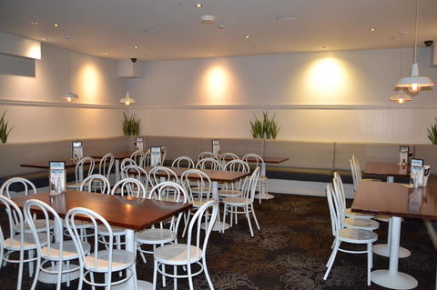 Coniston Hotel Wollongong - Gold Coast 4U 22