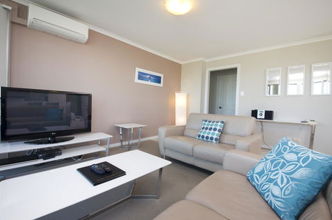 Sails Apartments - Accommodation Gold Coast 6