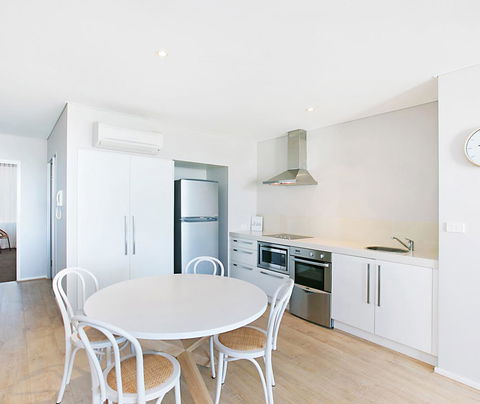Oaks Nelson Bay Lure Suites - Accommodation Gold Coast 1