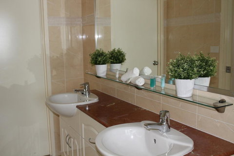 The Boathouse Resort Luxury Apartments - Accommodation Gold Coast 18