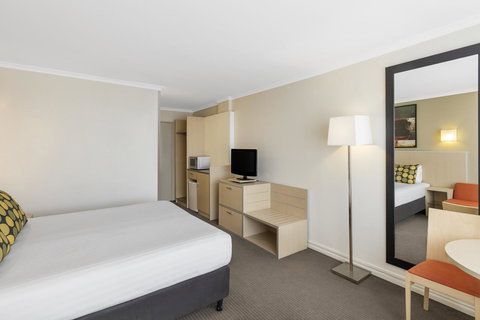 Mercure Newcastle - Accommodation Gold Coast 7