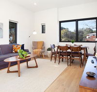 Stylish Apartment With Garage Near Bondi Beach - Gold Coast 4U