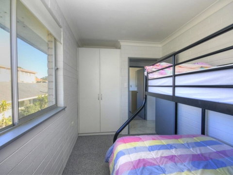 45 Wharf Street - Whole House - Accommodation Gold Coast 4