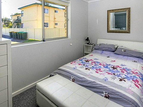 45 Wharf Street - Whole House - Accommodation Gold Coast 1