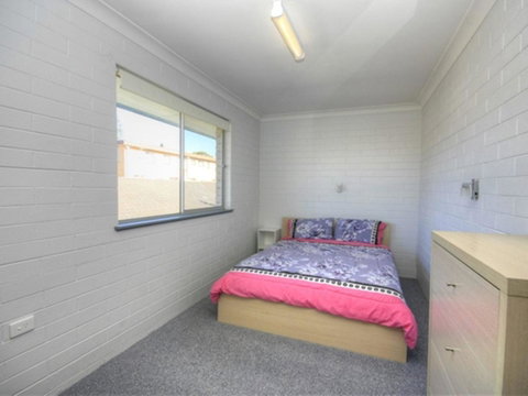 45 Wharf Street - Whole House - Accommodation Gold Coast 9
