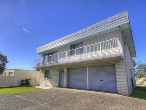 45 Wharf Street - Whole House - Accommodation Gold Coast 11