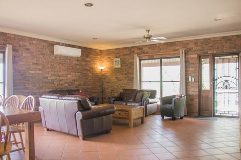 Ironstone Estate Lovedale - Accommodation Gold Coast 18