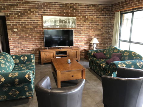 Ironstone Estate Lovedale - Accommodation Gold Coast 1