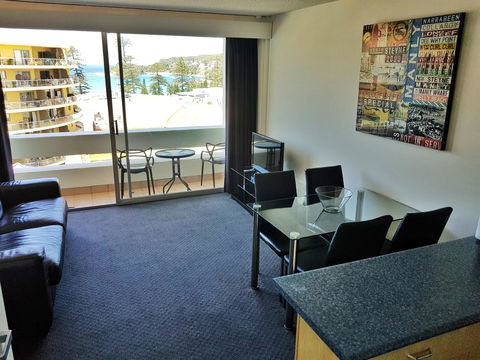 Manly Central Executive - Gold Coast 4U 5