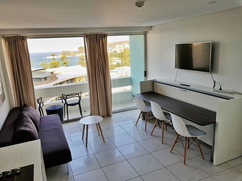 Manly Central Executive - Gold Coast 4U 3