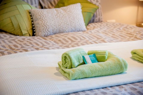 Sinclairs Country Retreat - Gold Coast 4U 10