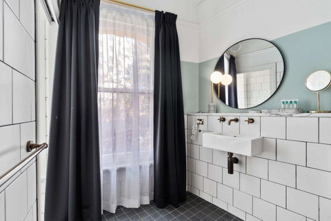 Hotel Harry, Ascend Hotel Collection - Accommodation Gold Coast 35