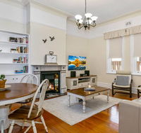 Oversized 2 Bedroom Manly Beach House - Gold Coast 4U