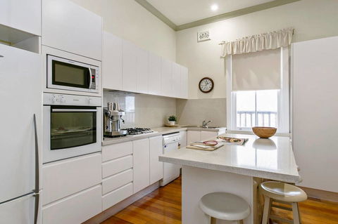 Oversized 2 Bedroom Manly Beach House - Accommodation Gold Coast 3