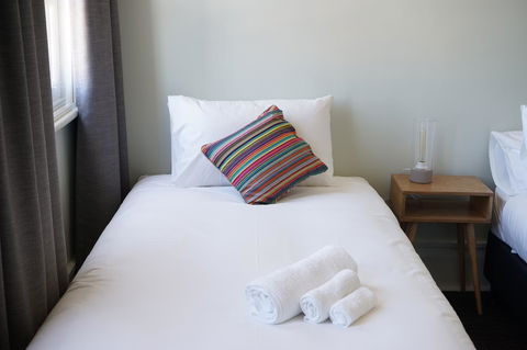 Rosehill Hotel - Gold Coast 4U 11