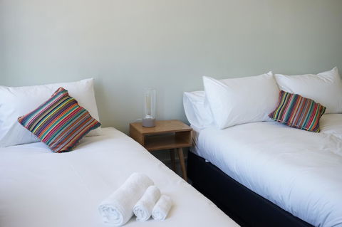 Rosehill Hotel - Gold Coast 4U 10