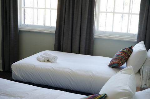 Rosehill Hotel - Gold Coast 4U 7