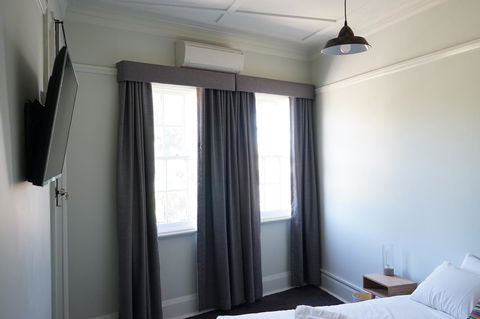 Rosehill Hotel - Gold Coast 4U 31