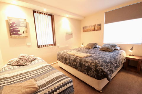 Full Circle Apartments - Accommodation Gold Coast 8