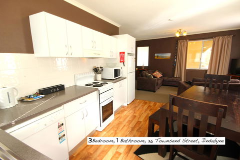 Full Circle Apartments - Accommodation Gold Coast 19