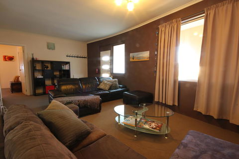 Full Circle Apartments - Accommodation Gold Coast 7
