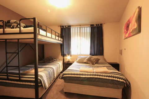 Full Circle Apartments - Accommodation Gold Coast 3