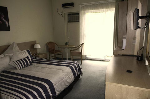 Rest Easy Motel - Gold Coast 4U 0