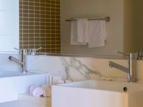 Sage Hotel Wollongong - Gold Coast 4U 1