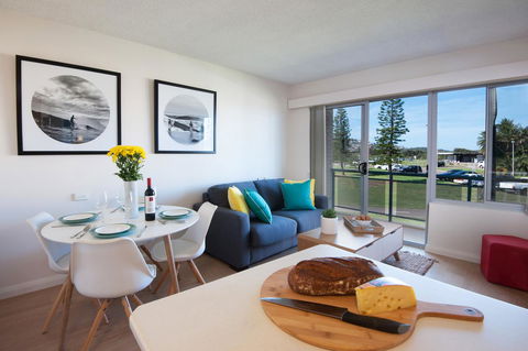 Waterview Beach Apartment - Accommodation Gold Coast 6