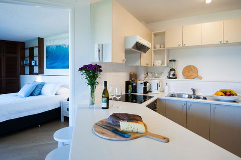 Waterview Beach Apartment - Accommodation Gold Coast 8