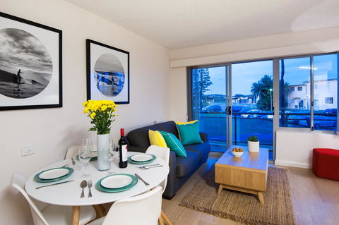 Waterview Beach Apartment - Accommodation Gold Coast 2