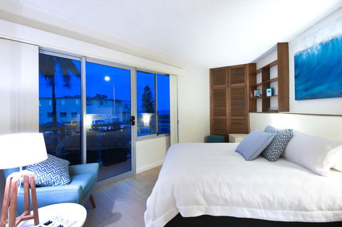 Waterview Beach Apartment - Accommodation Gold Coast 1