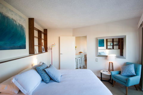 Waterview Beach Apartment - Accommodation Gold Coast 0