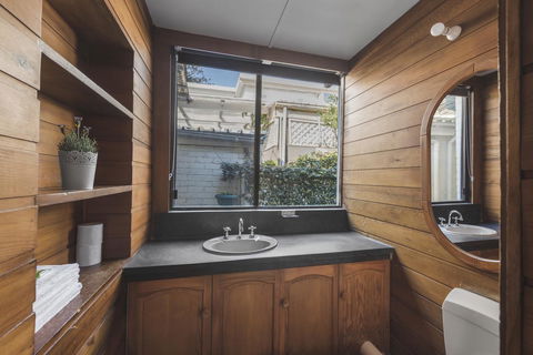 Designer Studios Manly - Gold Coast 4U 10