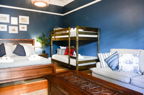 Designer Studios Manly - Gold Coast 4U 8