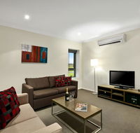 Quest Singleton - Gold Coast 4U
