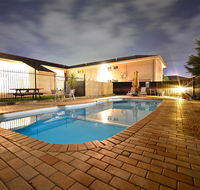 Winning Post Motor Inn - Gold Coast 4U