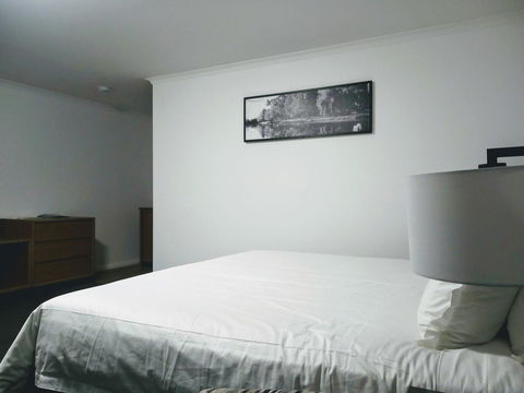 Winning Post Motor Inn - Gold Coast 4U 4